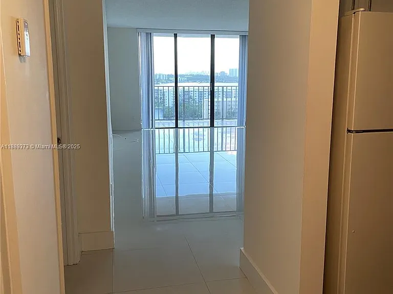 18151 NE 31st Ct #1411 — Photo 3