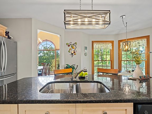 5th image of 314 Birdsong Dr