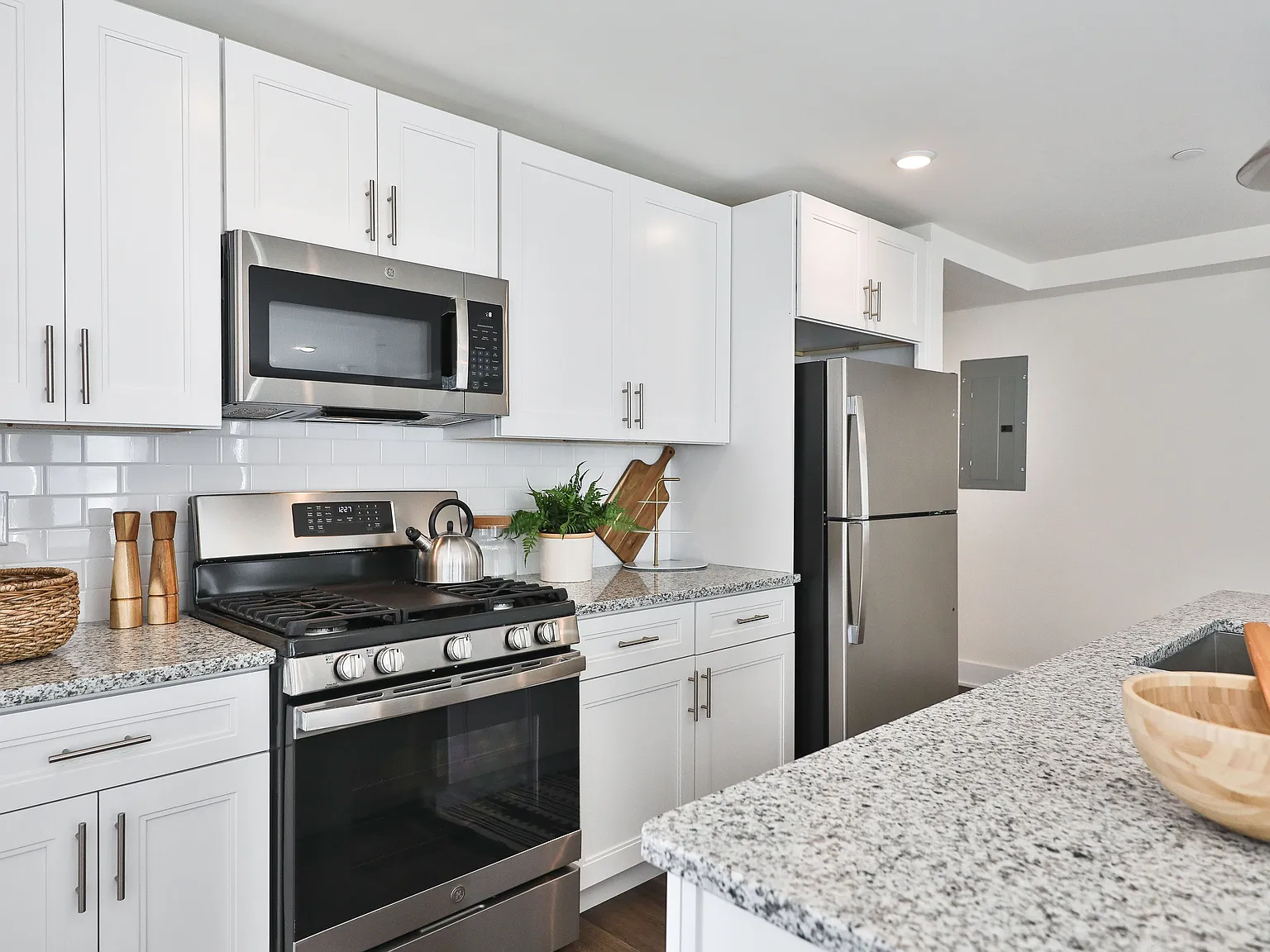 801 Aramingo Ave — Photo 4