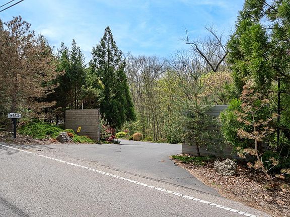 2nd image of 8425 Kugler Mill Rd