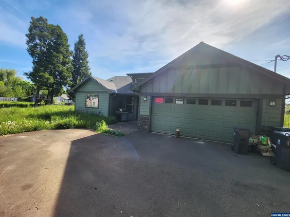 3063 Center St NE, Salem, OR 97301