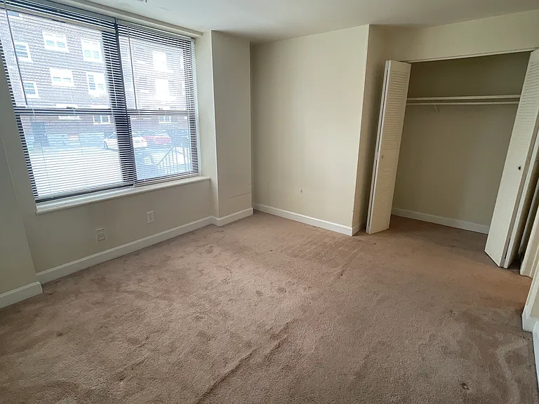 5557 Pershing Ave #305 — Photo 3