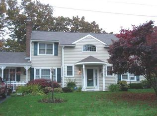 5 Dahlia St, Warwick, RI 02888