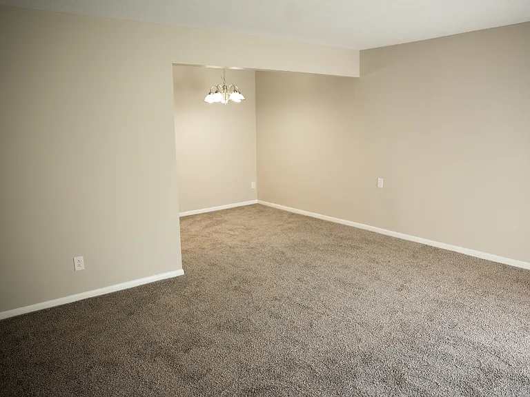 Woodland Apartments — Photo 5