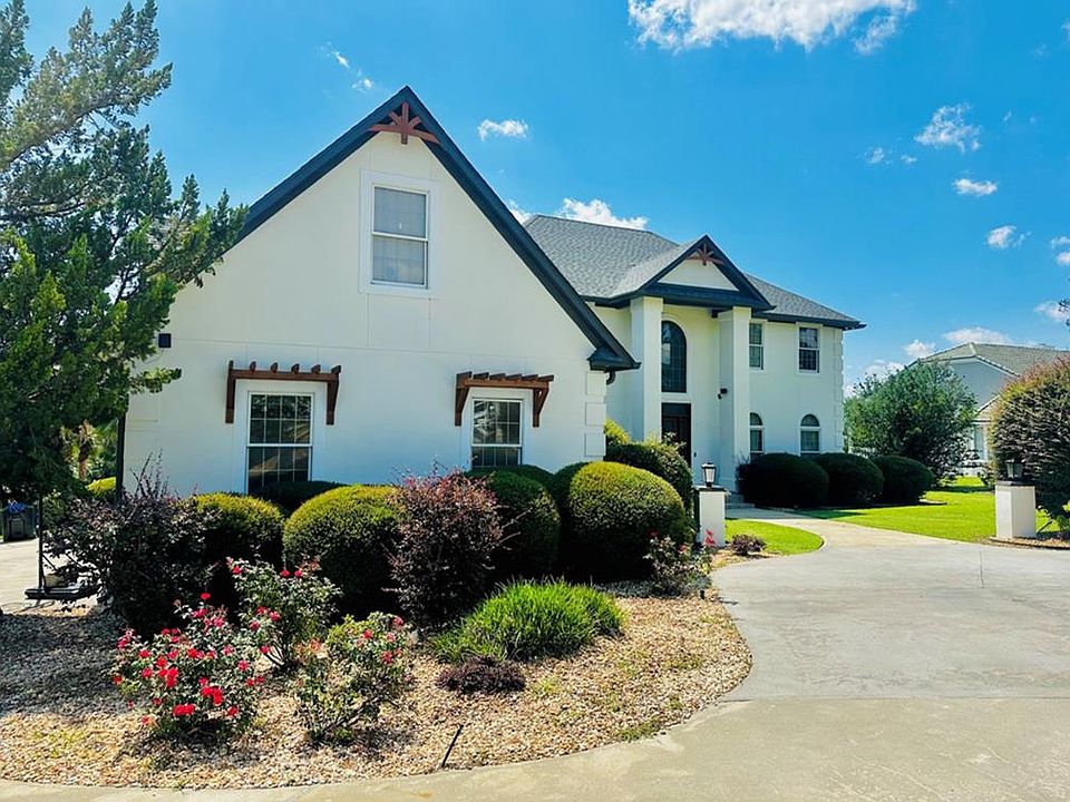 1st image of 943 Basswood Rd