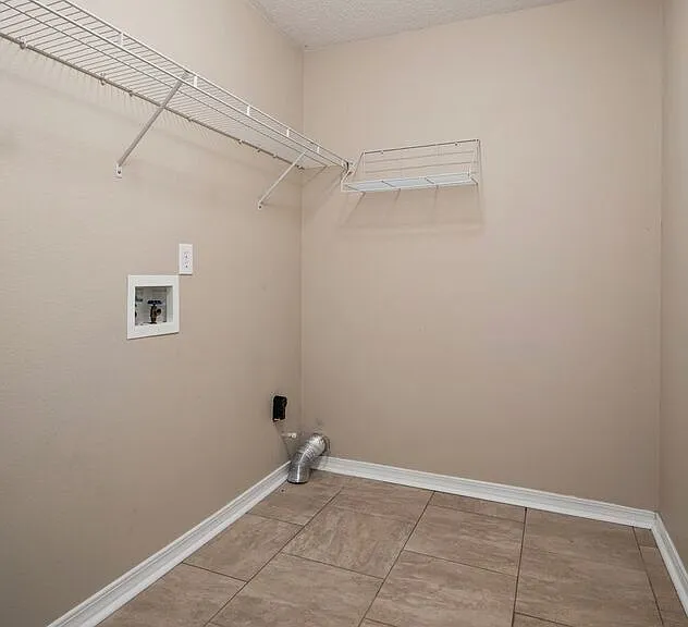 4718 Lemoyne Vis — Photo 22
