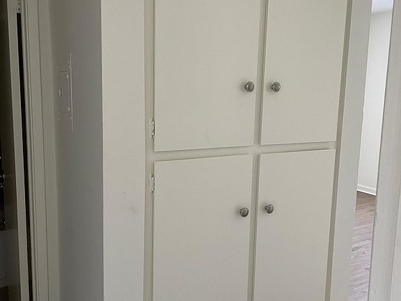 3rd image of 1212 N Westmoreland Ave #108