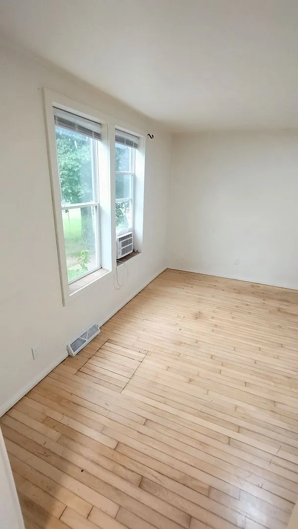 338 Eureka St — Photo 3