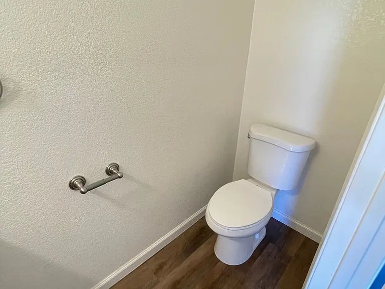 160 (1077 Alaska) — Photo 18