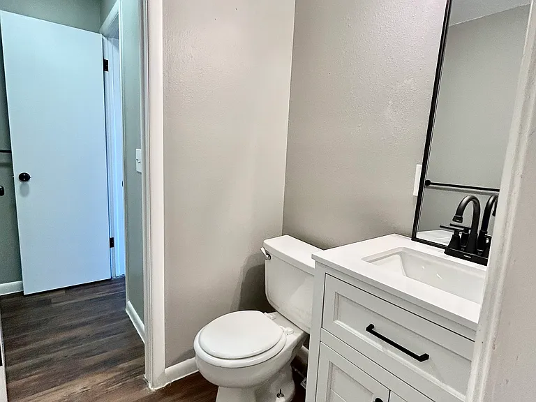 850 N Lola Ln — Photo 8