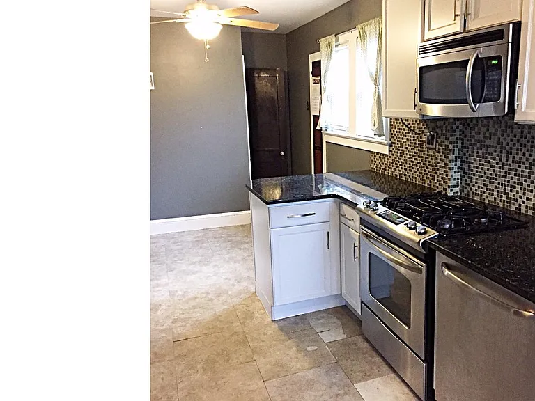 721 Mayflower Ave — Photo 8