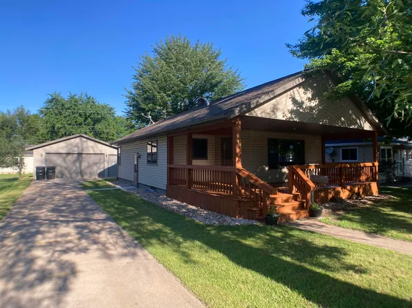 1027 S Lutz St, Shawano, WI 54166