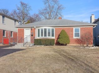 4541 Sterling Rd, Downers Grove, IL 60515