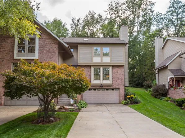 290 The Pines Dr, Pittsburgh, PA 15243