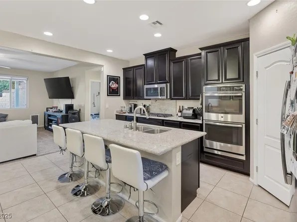 10615 College Hill Ave, Las Vegas, NV 89166