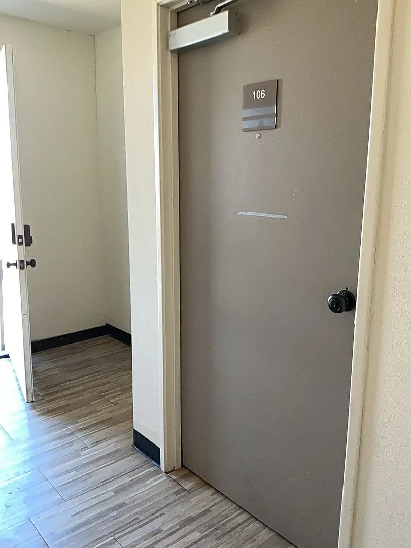 Inviting Cozy Studio With 1 Bath In Barstow! — Photo 3