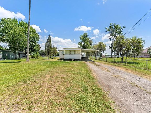 4th image of 7558 Berkley Rd