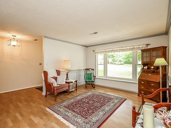 4th image of 6463 Nordix Dr
