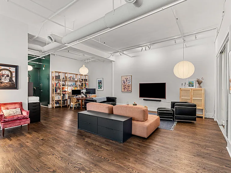 10 Williams St #33 — Photo 3