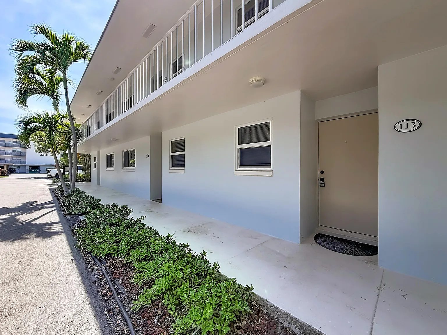 2 bed, 1.5 bath, 841 sqft, $2,150 — Photo 3