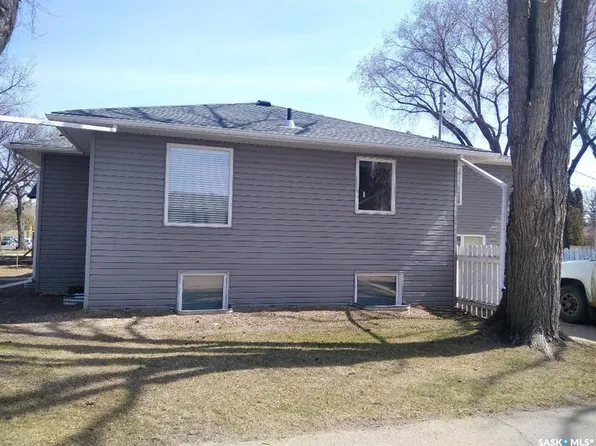 1402 14th STREET E, Saskatoon, SK S7H 0A8
