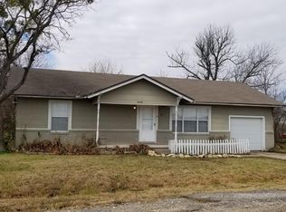 203 N 6th St, Sanger, TX 76266