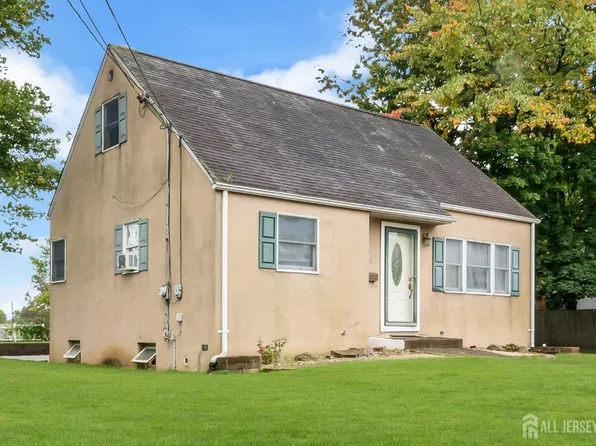 38 Susan Ln, East Brunswick, NJ 08816