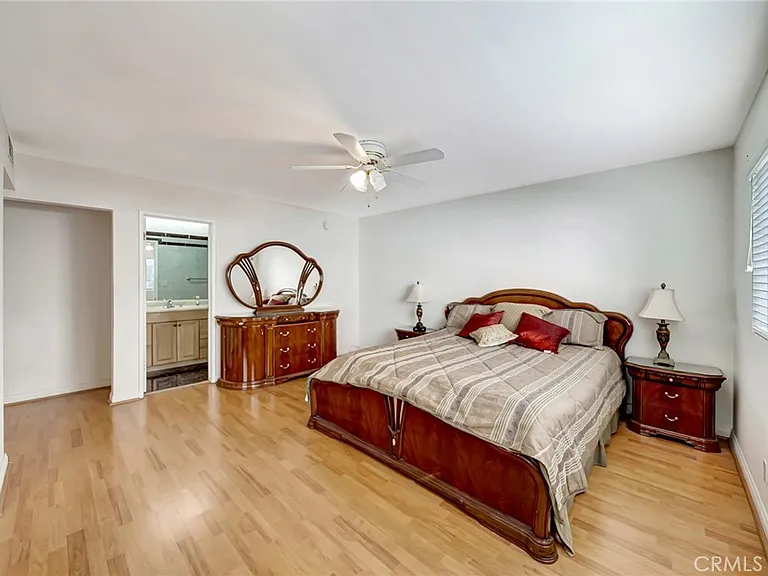 5315 Zelzah Ave #6 — Photo 19