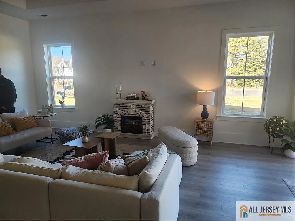 3 bed, 3.0 bath, $7,500 — Photo 4