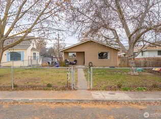 247 D St NW, Ephrata, WA 98823