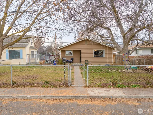 247 NW D Street, Ephrata, WA 98823