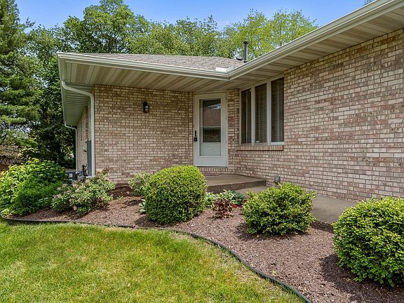4th image of 1140 Foxtail Ln