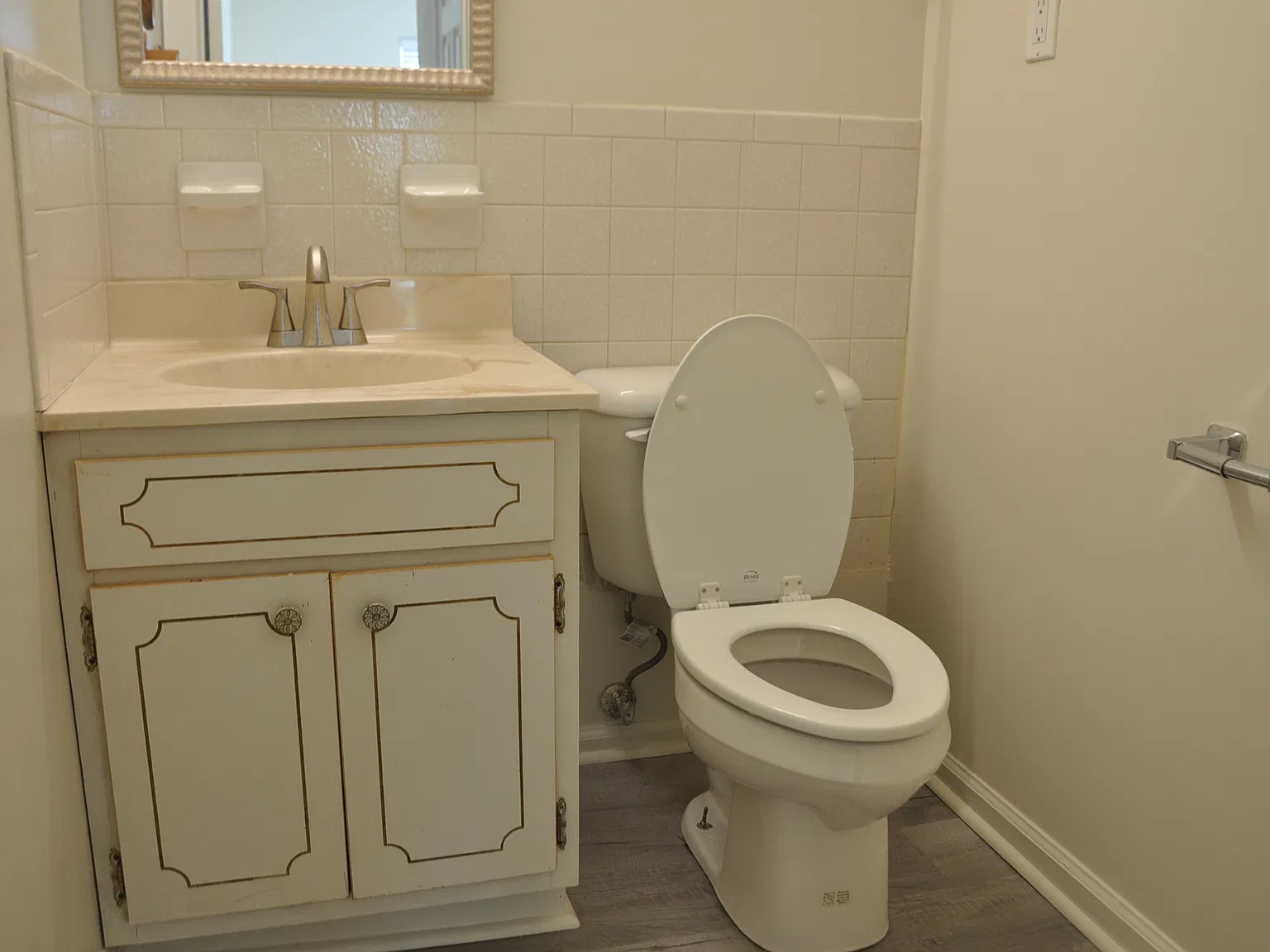 2 bed, 1.5 bath, $975 — Photo 3