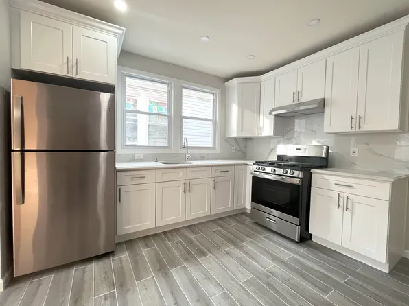 59-33 48th Avenue image 2 of 11