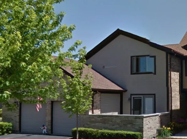 1691 Pebble Beach Dr, Hoffman Estates, IL 60169