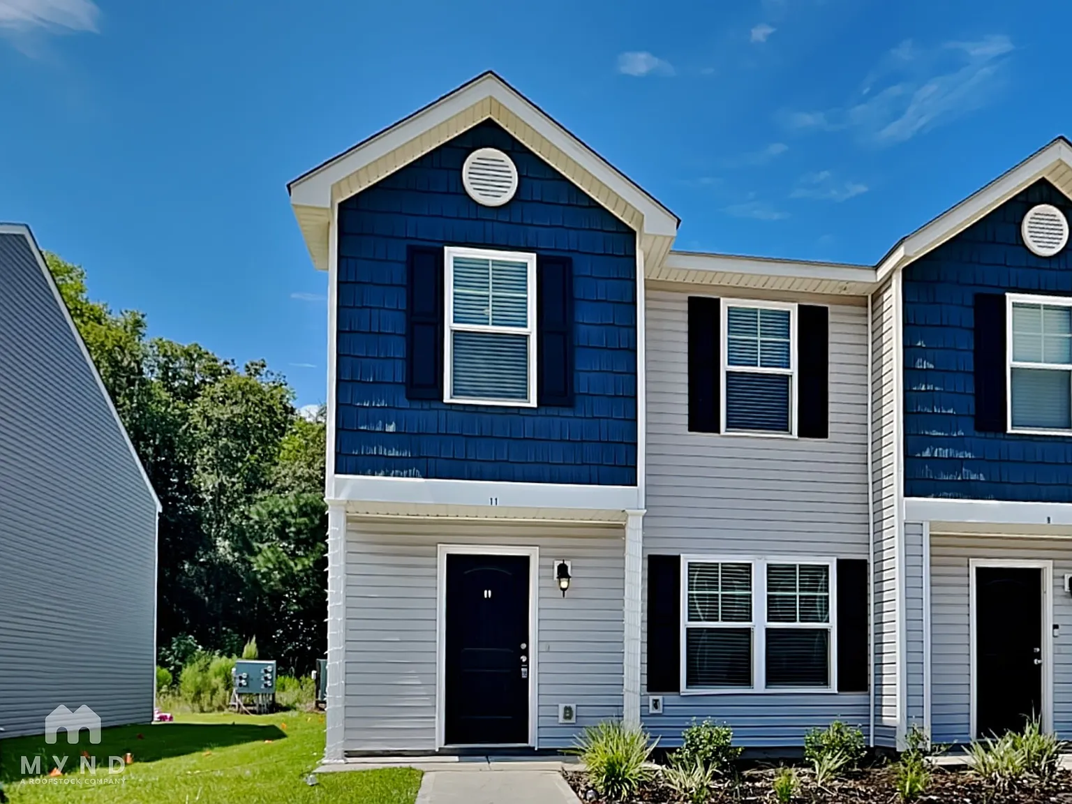 3 bed, 2.5 bath, 1750 sqft, $1,799 — Photo 1