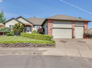 2825 SW Redfern Pl, Gresham, OR 97080