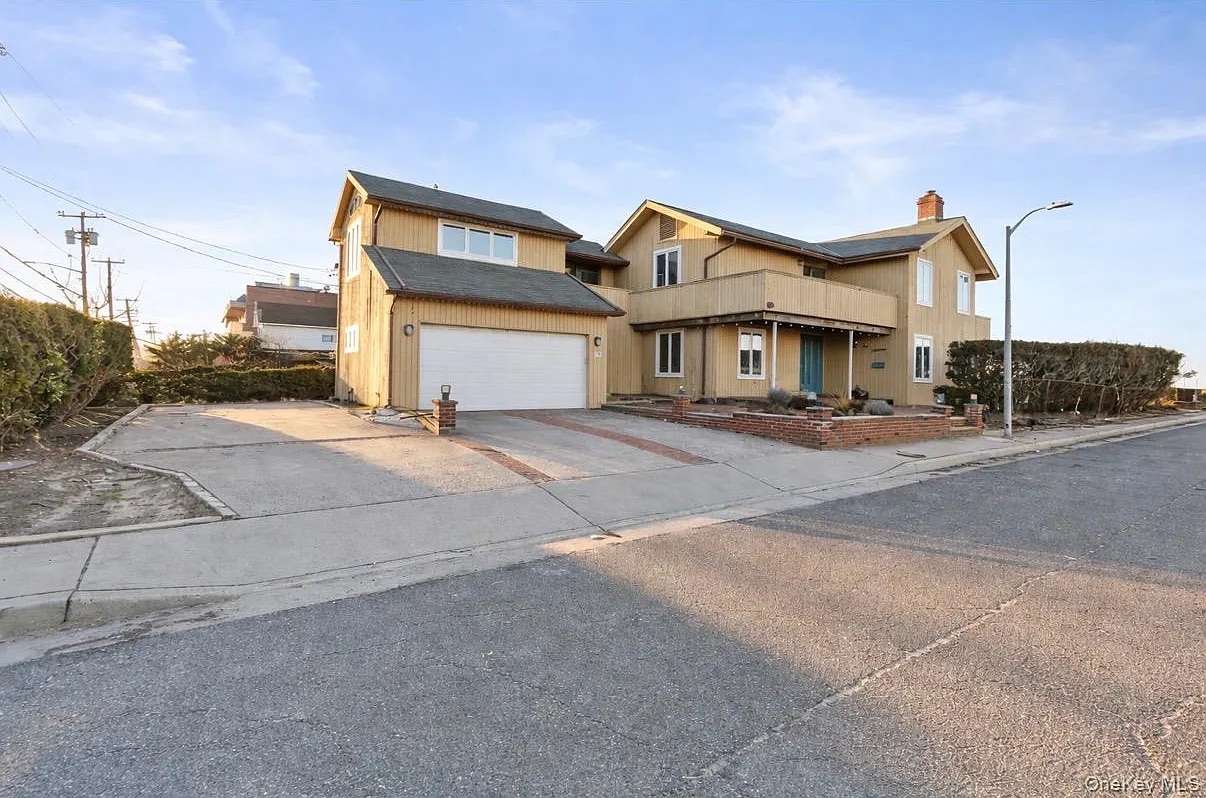 4 bed, 3.0 bath, 2822 sqft, $8,000 — Photo 2