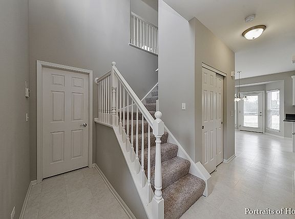 4th image of 833 Eagle Dr