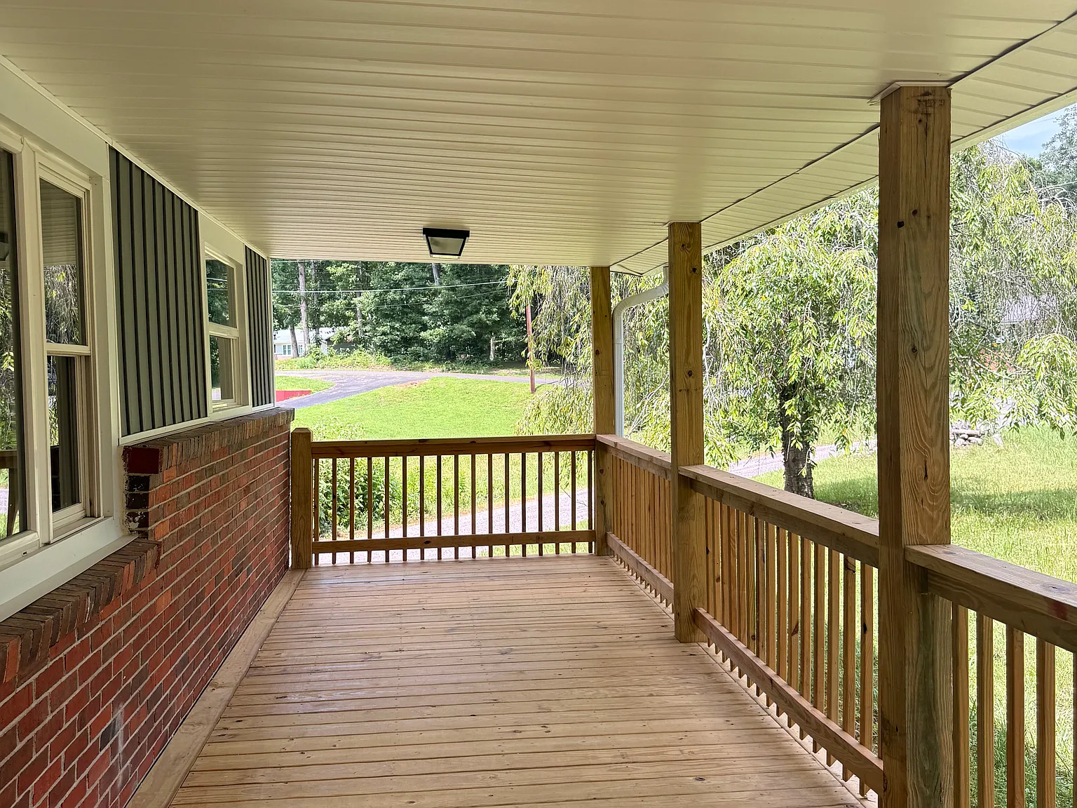 3 bed, 1005 sqft, $1,650 — Photo 3