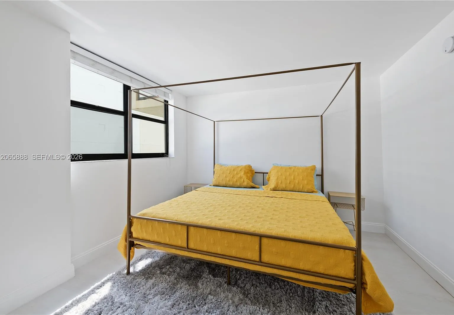 The Georgian Condo — Photo 4