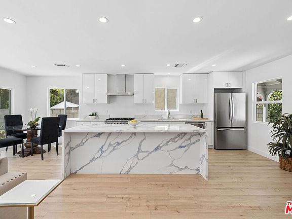 4th image of 5822 Saloma Ave