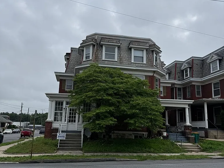49 W Commerce St — Photo 48
