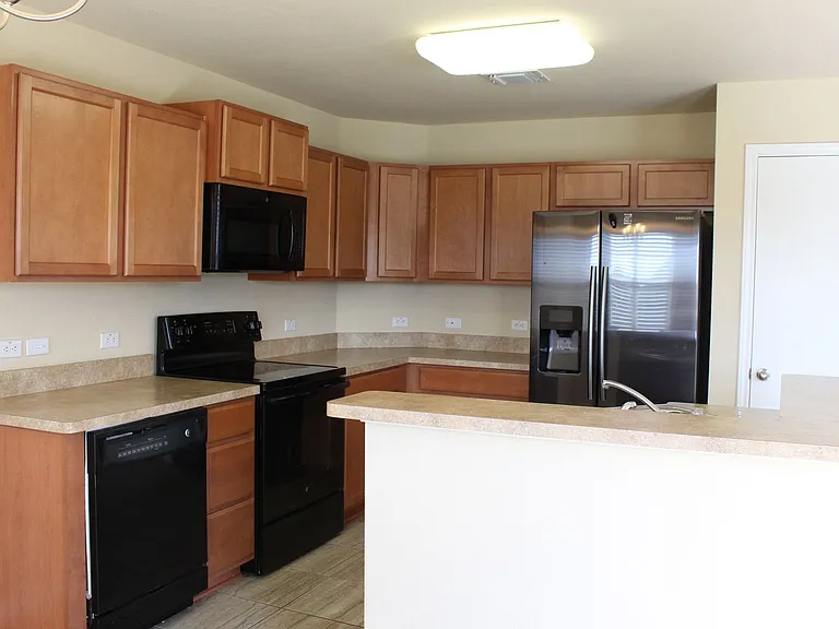 1104 Jamestown Dr — Photo 6