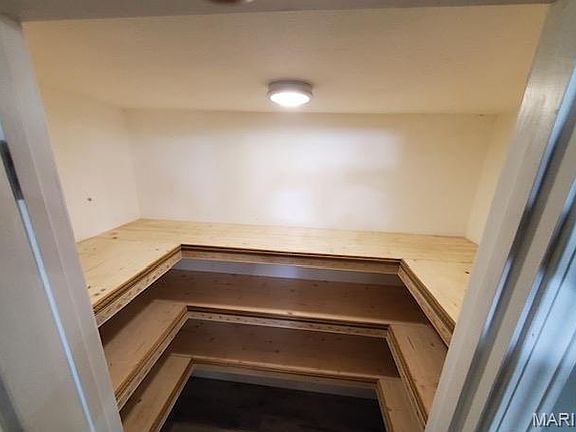 4th image of 1562 Starlight Dr