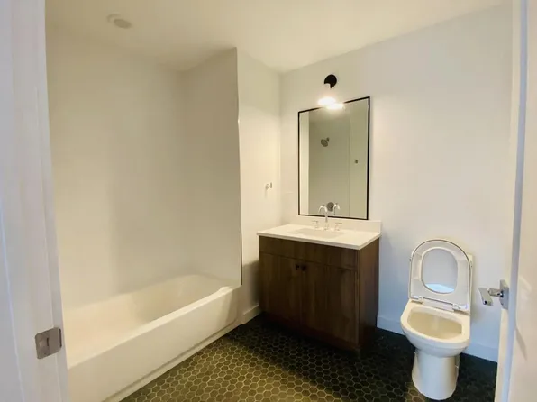 402 Jackson Street image 8 of 12