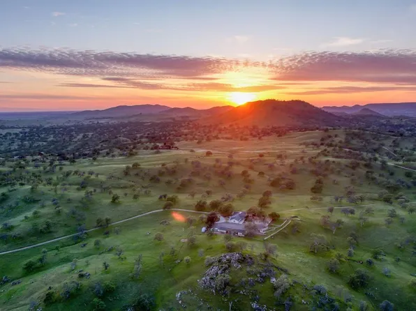 18486 Tollhouse Rd, Clovis, CA 93619