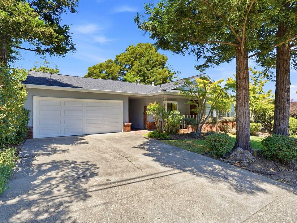 1st image of 13 El Rose Drive