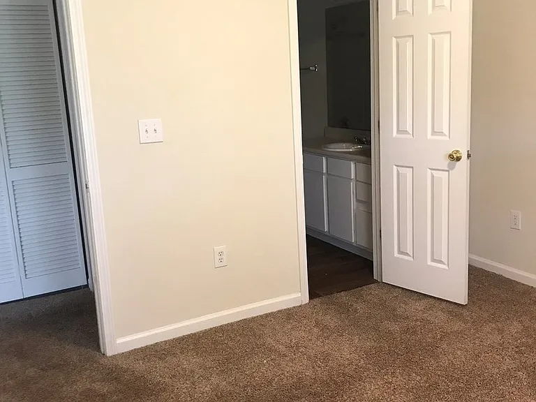 Signature Pointe — Photo 29