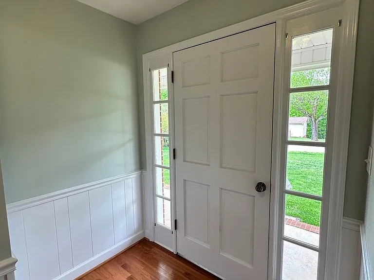 204 N Oak Grove Ext — Photo 3